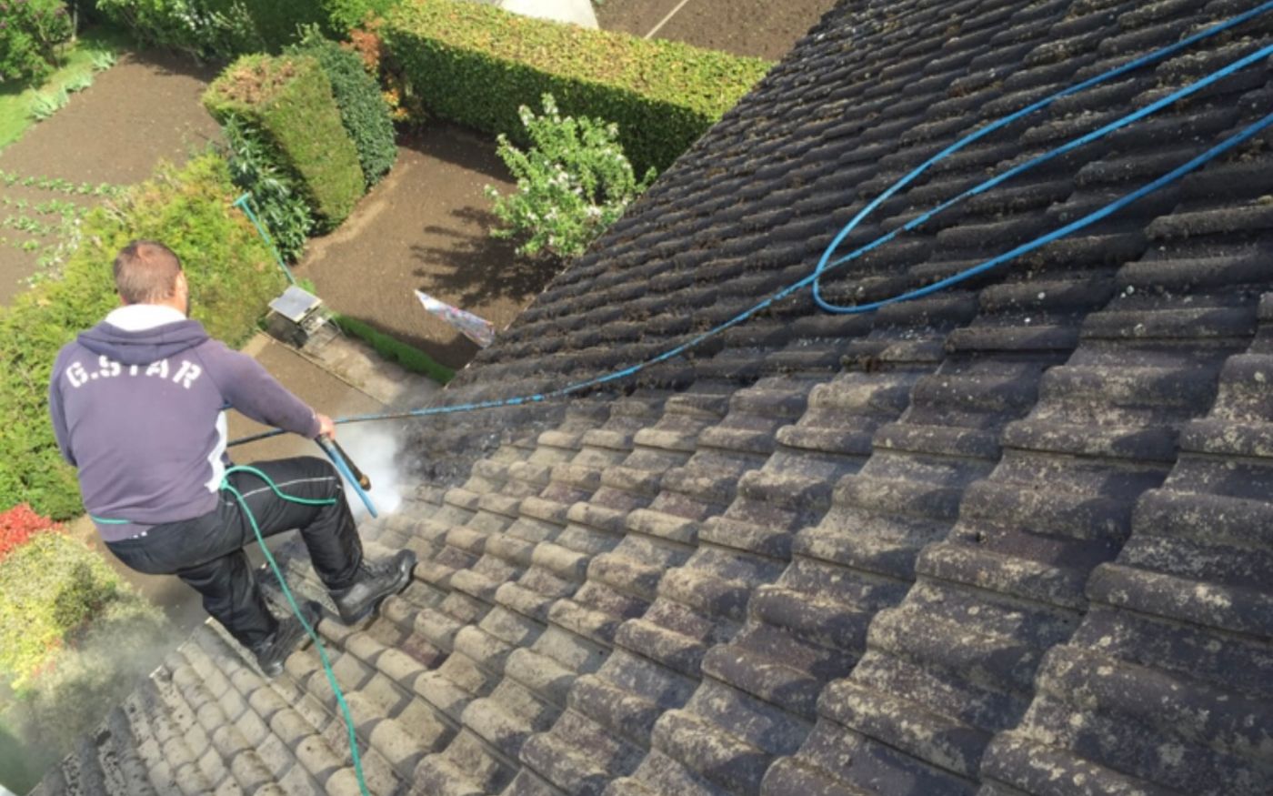 Nettoyage toiture à Velennes